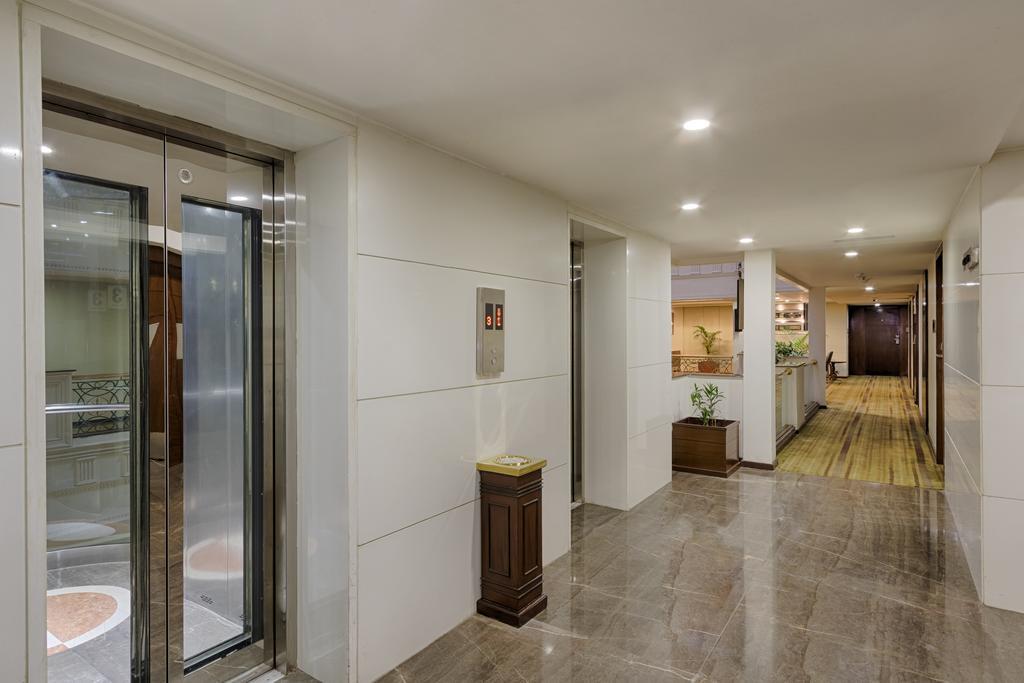Quality Hotel D V Manor Виджаявада Экстерьер фото