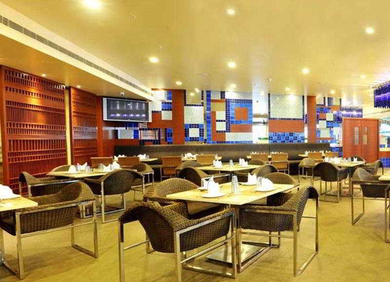 Quality Hotel D V Manor Виджаявада Экстерьер фото