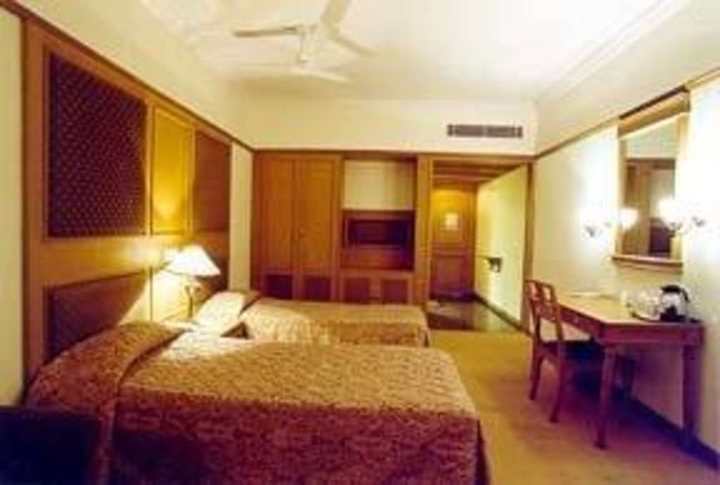 Quality Hotel D V Manor Виджаявада Номер фото